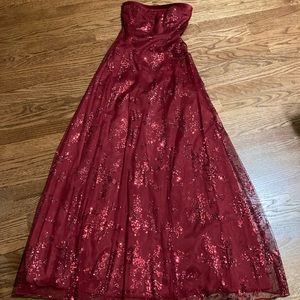 Maroon formal with sequin details. Zum Zum